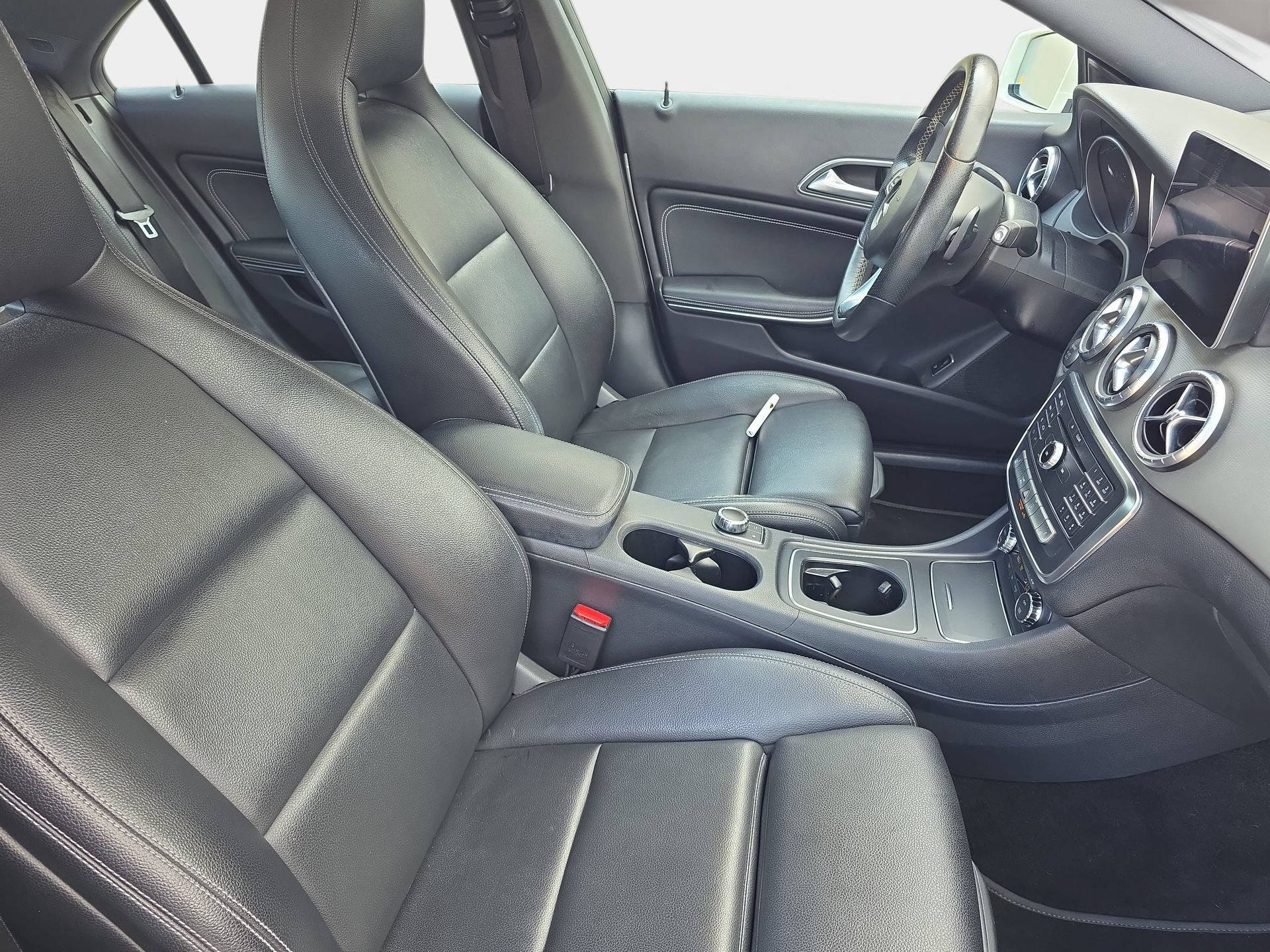 Used 2018 Mercedes-Benz CLA 250 image 10
