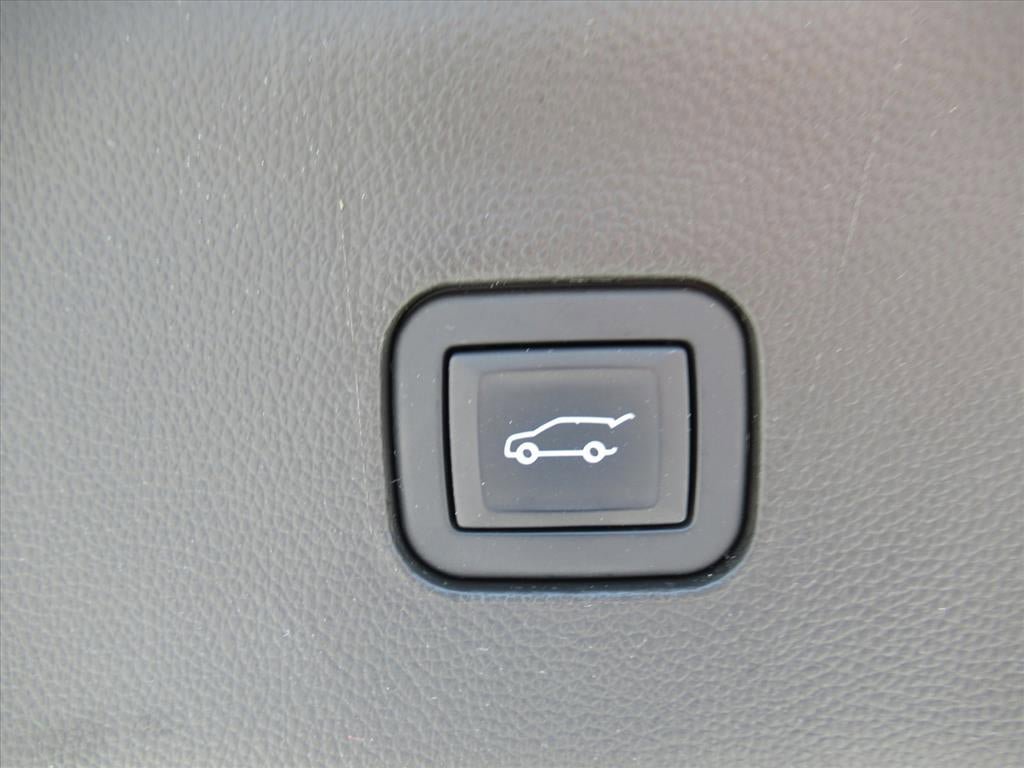 Used 2022 Buick Enclave Essence FWD image 35