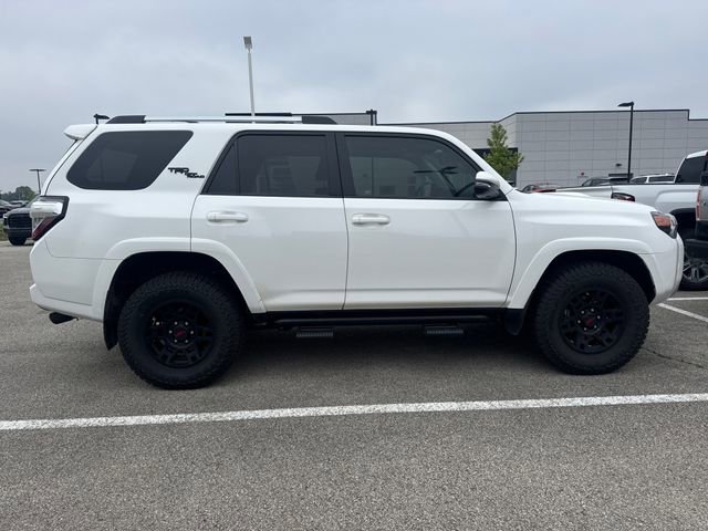 Used 2018 Toyota 4Runner TRD Off-Road Premium AWD/4WD image 3