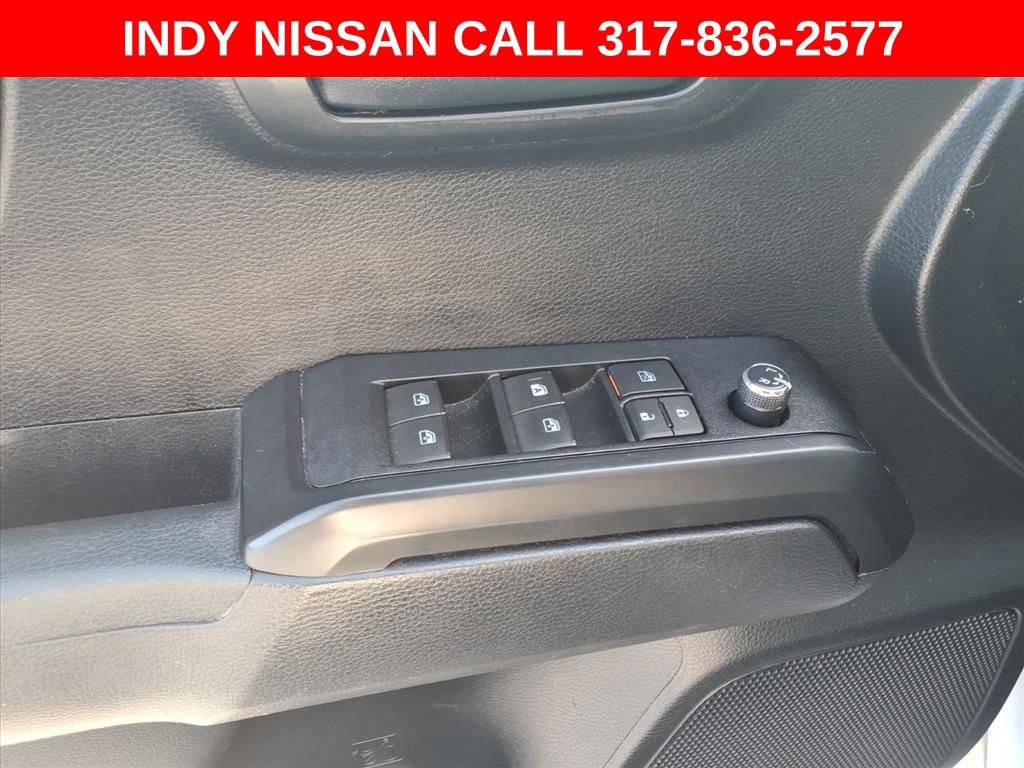 Used 2018 Toyota Tacoma SR w/ SR Convenience Package image 12