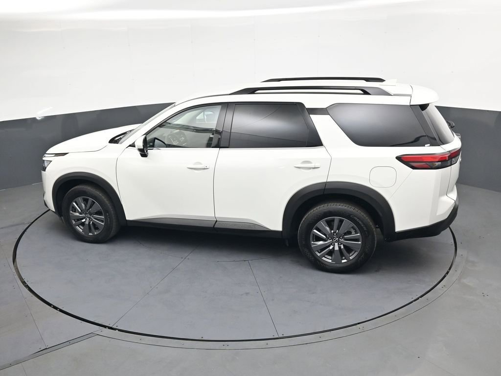 Used 2025 Nissan Pathfinder SV AWD/4WD image 36