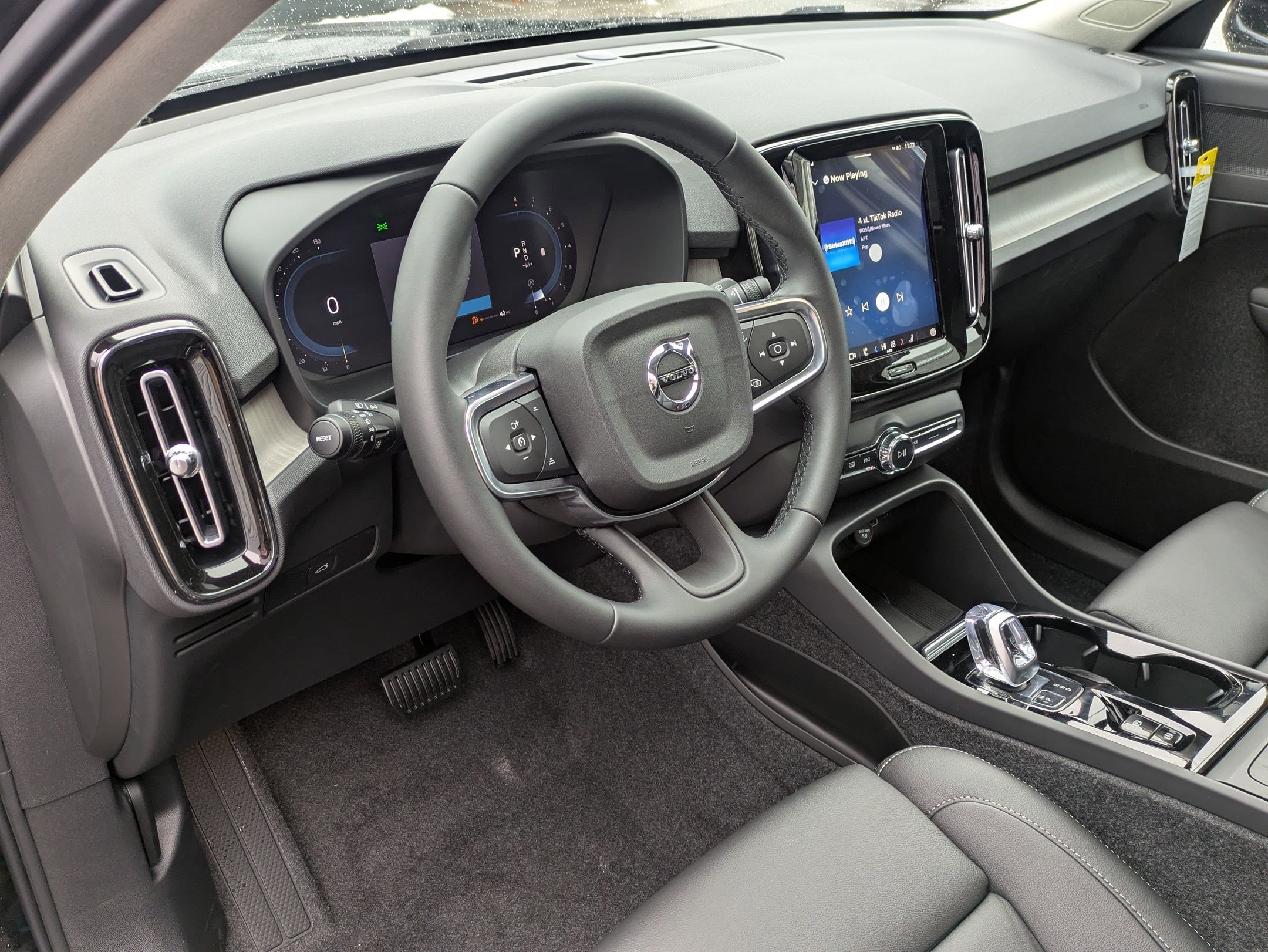 New 2025 Volvo XC40 B5 Plus w/ Protection Package Premier image 10