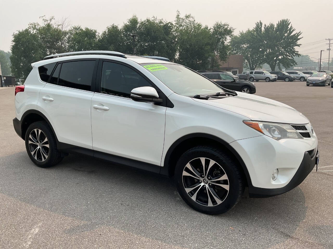 Used 2015 Toyota RAV4 Limited w/ Technology Package AWD/4WD image 10