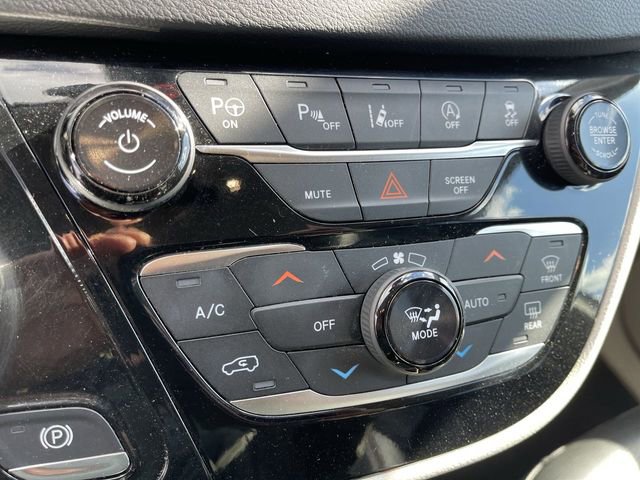 Used 2019 Chrysler Pacifica Touring-L Plus w/ Advanced Safetytec Group image 18