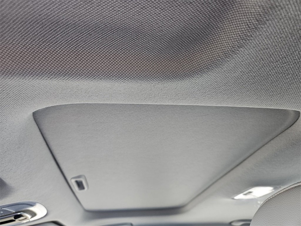 New 2025 Hyundai Elantra Limited image 25