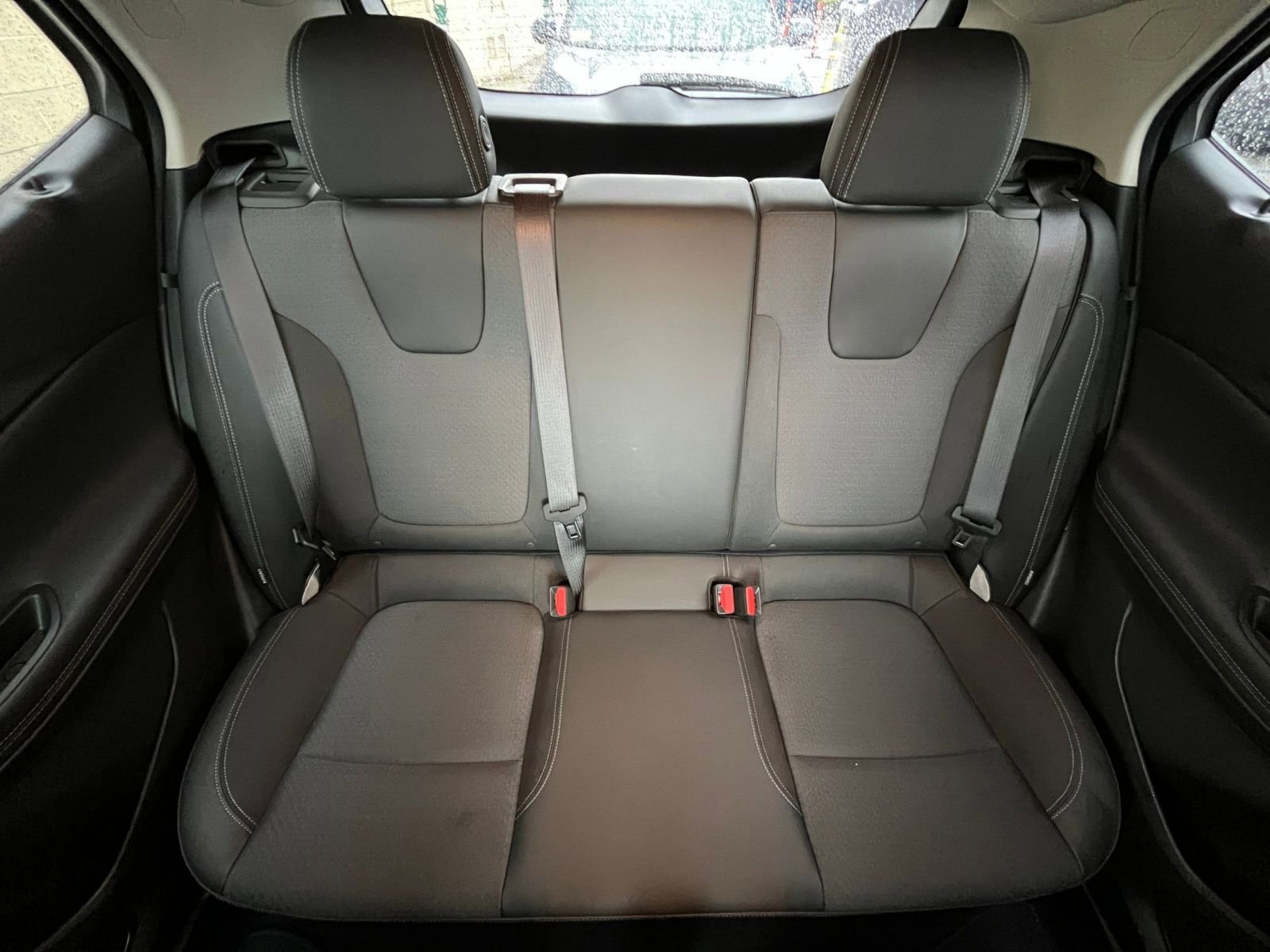 Used 2025 Buick Encore GX Preferred image 38