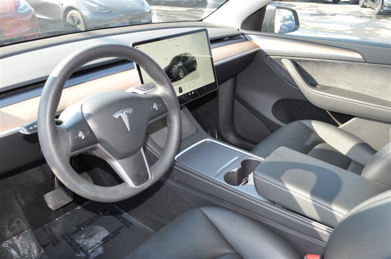 Used 2024 Tesla Model Y Long Range AWD/4WD image 11