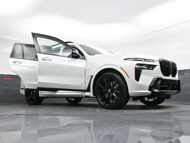 New 2026 BMW X7 M60i image 41
