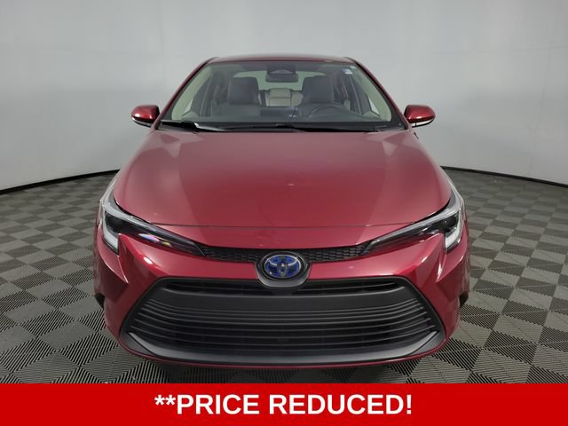Used 2025 Toyota Corolla LE w/ LE Premium Package FWD image 2