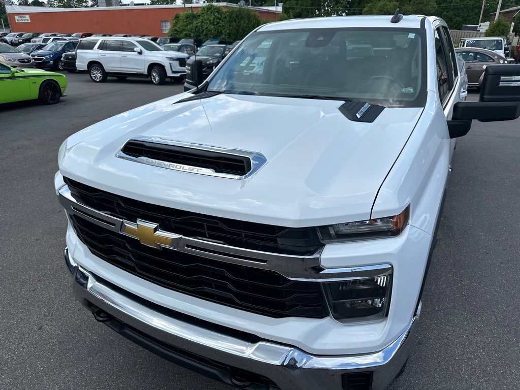 Used 2024 Chevrolet Silverado 2500 LT image 7