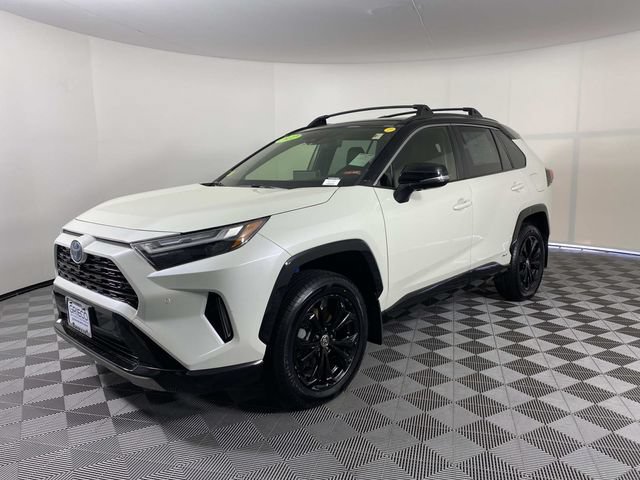 Used 2022 Toyota RAV4 XSE AWD/4WD image 4