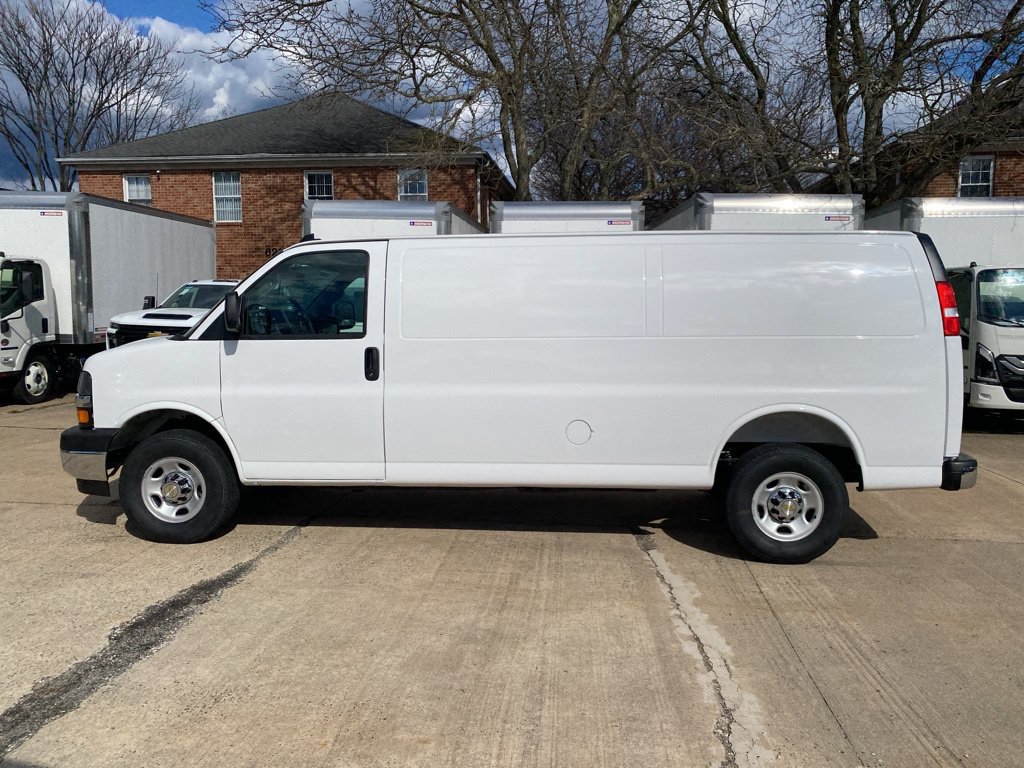 New 2026 Chevrolet Express 2500 Extended w/ Driver Convenience Package RWD image 7