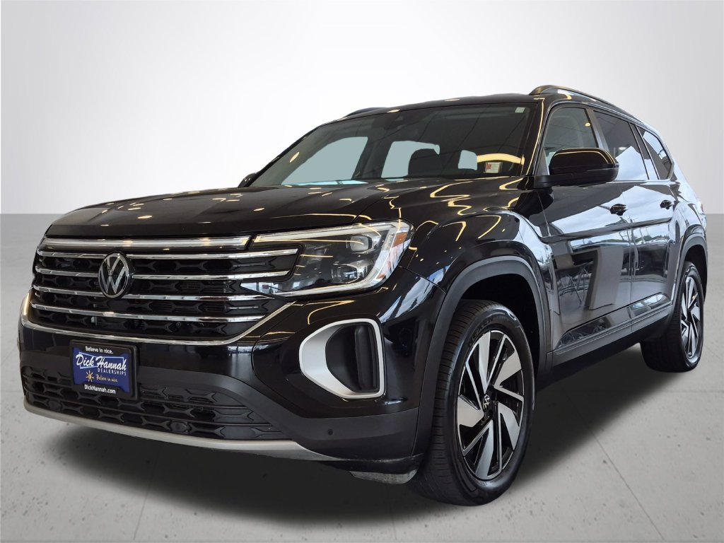 Used 2025 Volkswagen Atlas SE FWD image 2