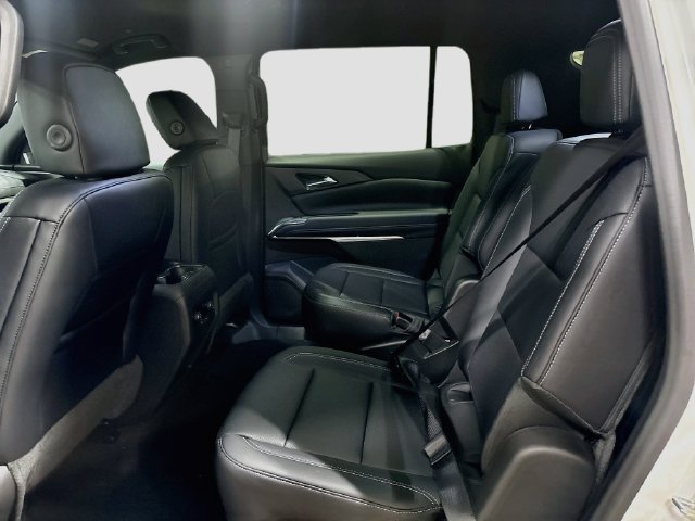 New 2027 Chevrolet Traverse LT w/ LPO, Floor Liner Package AWD/4WD image 21