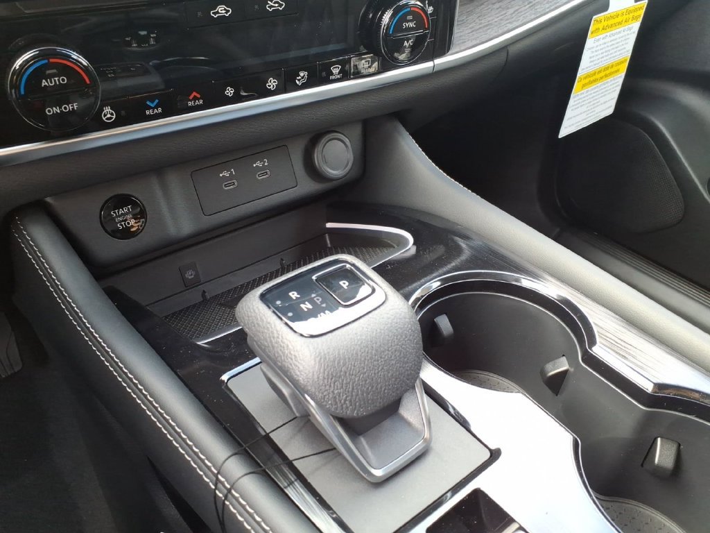 New 2026 Nissan Rogue Platinum AWD/4WD image 18