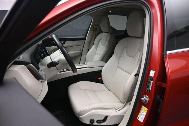 Used 2023 Volvo XC60 B5 Core w/ Climate Package FWD image 15