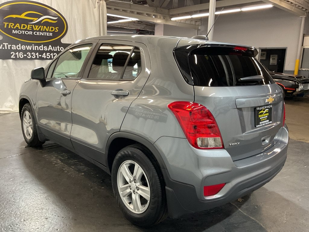 Used 2020 Chevrolet Trax LS w/ Tint and Cruise Package FWD image 5