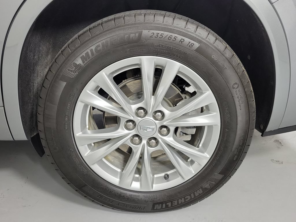 Certified 2024 Cadillac XT6 Luxury w/ LPO, Floor Liner Package FWD image 10