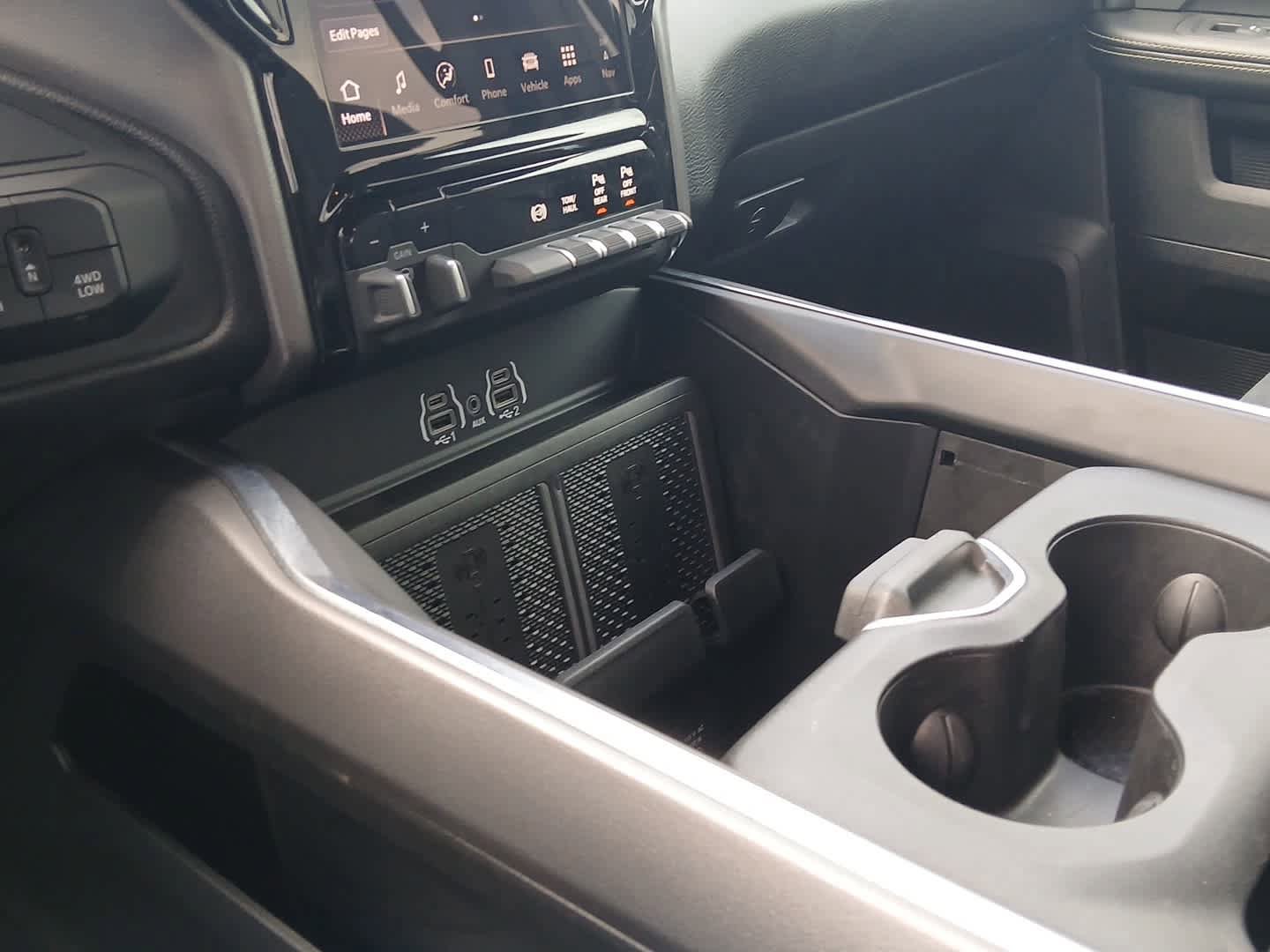Used 2025 RAM 3500 Big Horn image 42
