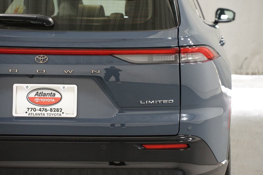 Used 2025 Toyota Crown Signia w/ Advanced Technology Package image 10