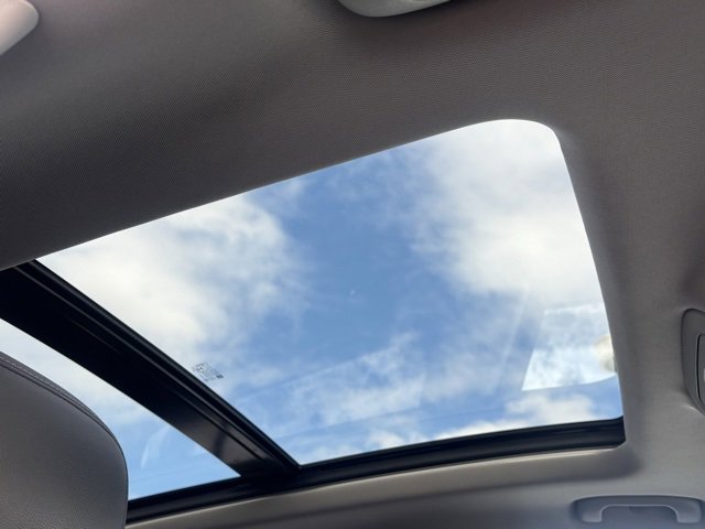 Used 2021 Chevrolet Equinox Premier image 16