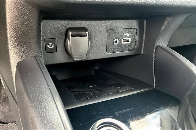 Used 2025 Nissan Versa SV w/ Trunk Package FWD image 14