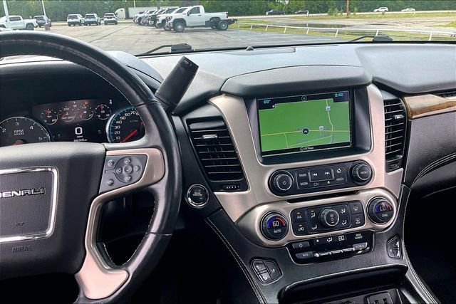 Used 2017 GMC Yukon Denali w/ Open Road Package AWD/4WD image 9