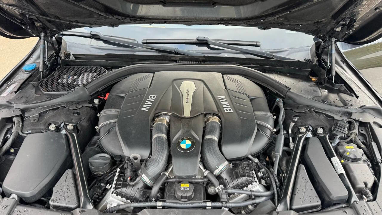 Used 2016 BMW 750i xDrive image 29