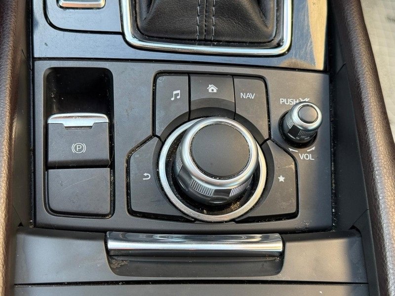 Used 2017 MAZDA MAZDA3 Touring image 28