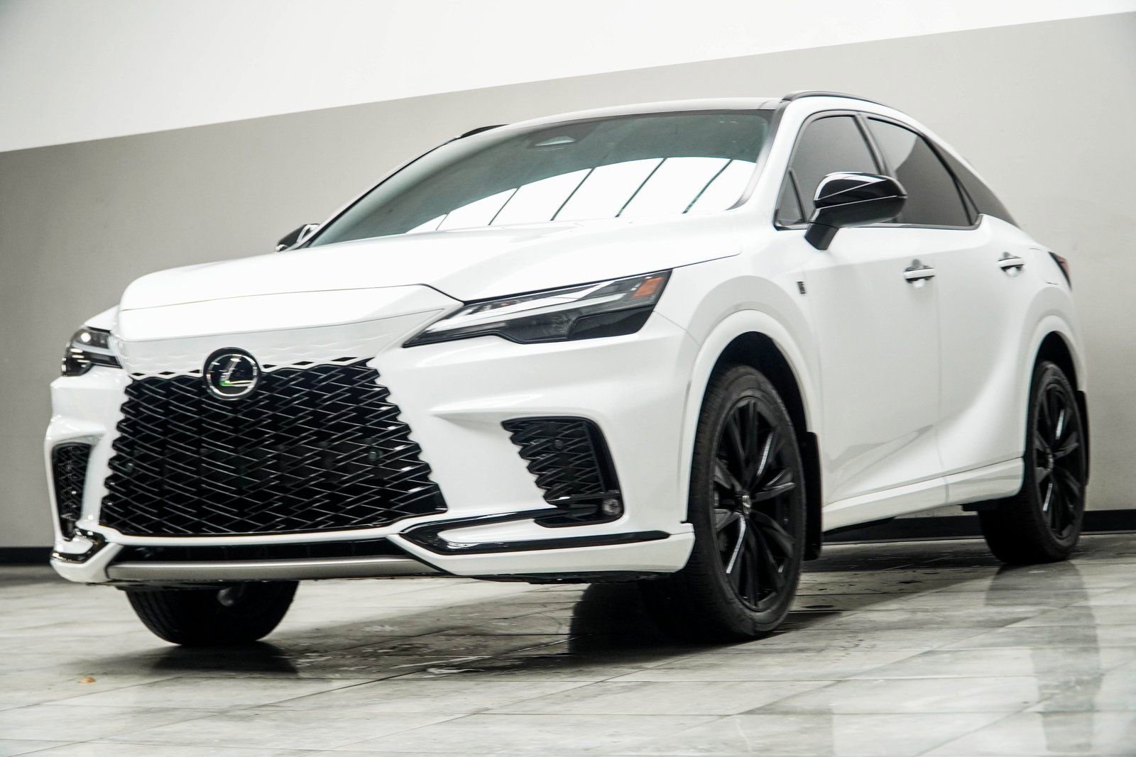 Used 2024 Lexus RX 500h F Sport w/ Cold Area Package AWD/4WD image 8