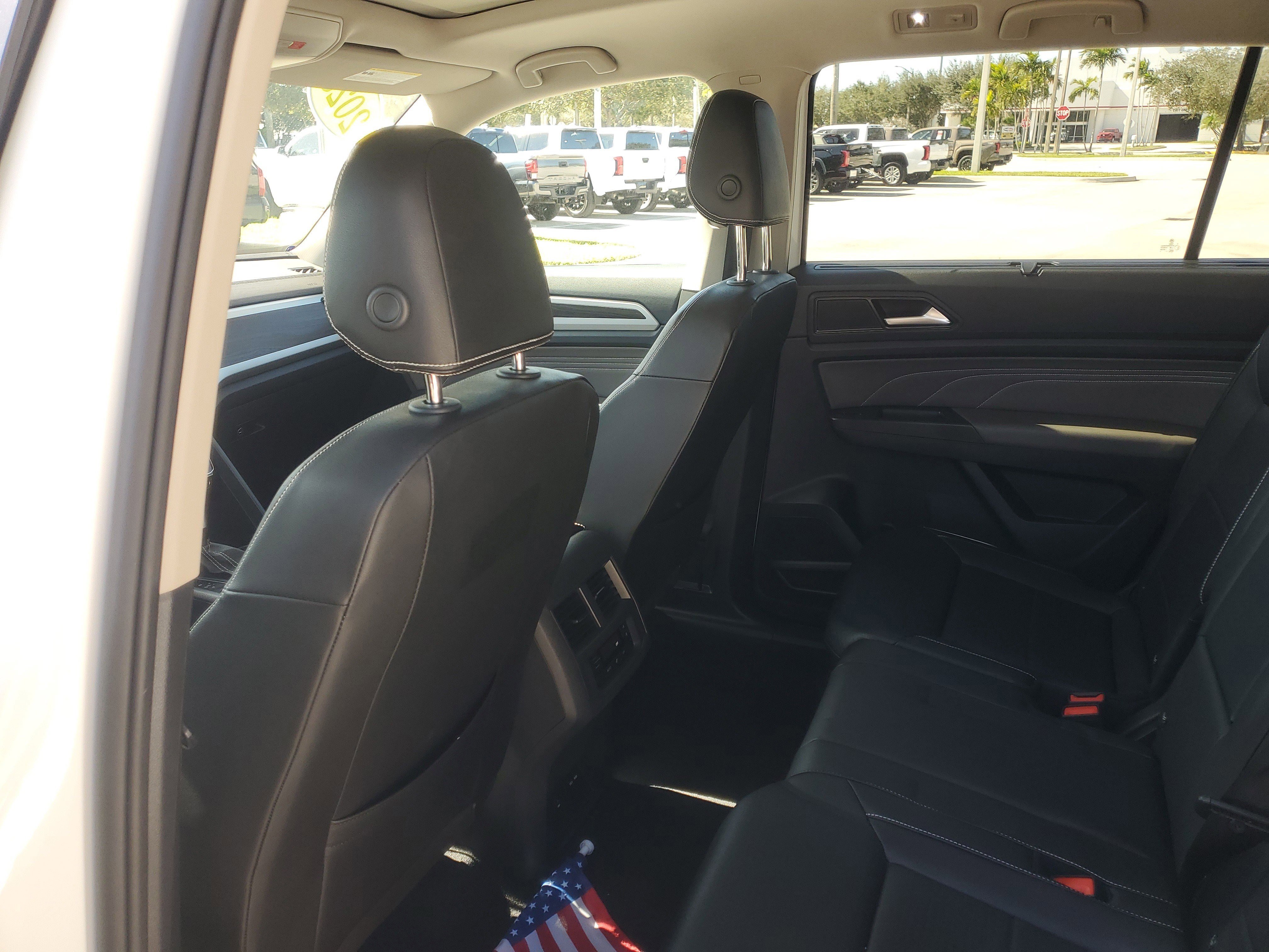 Used 2023 Volkswagen Atlas SE w/ Panoramic Sunroof Package image 13