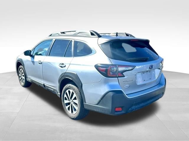 Used 2024 Subaru Outback Premium image 5