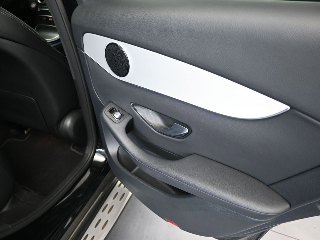 Used 2021 Mercedes-Benz GLC 300 image 20