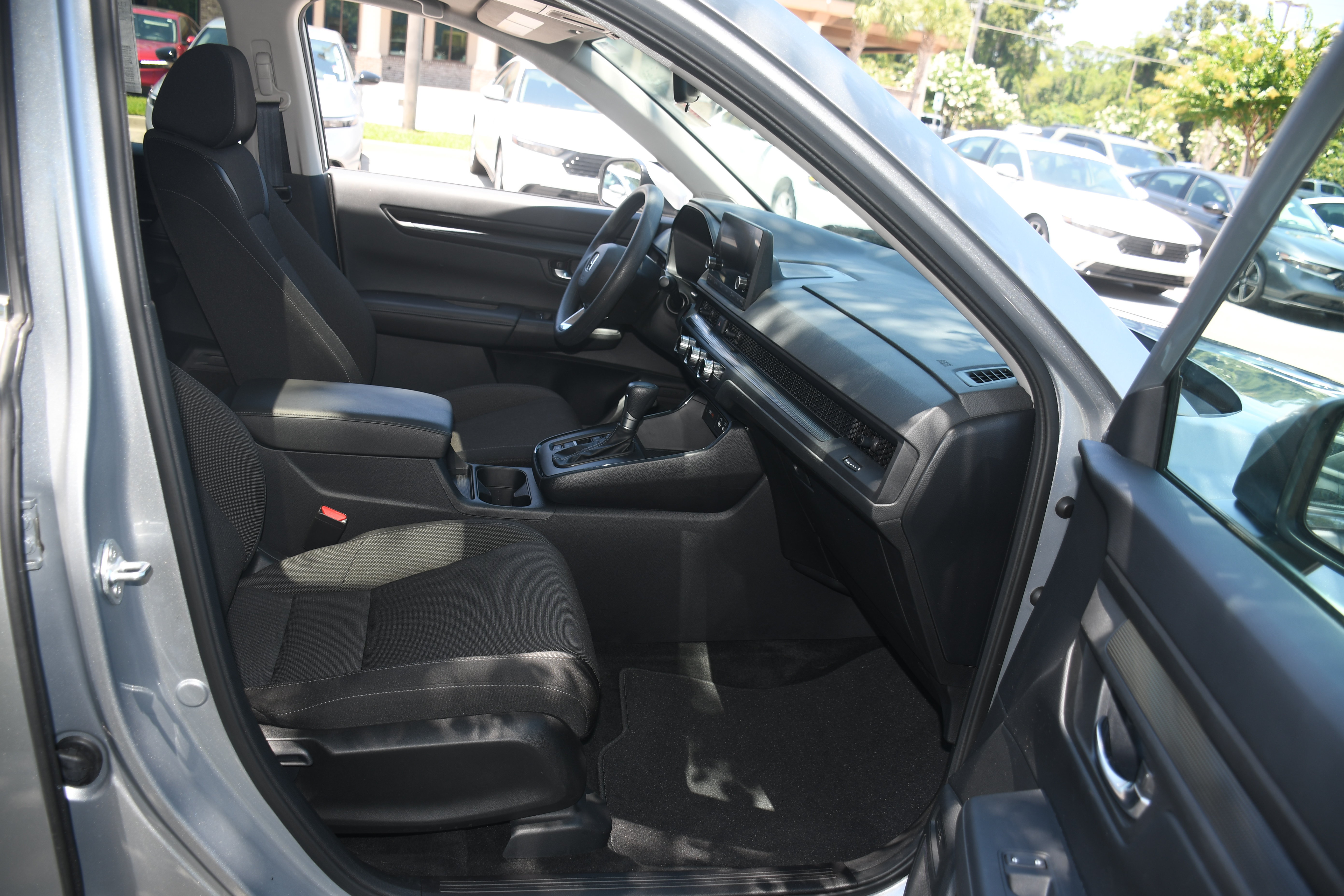 Used 2025 Honda CR-V EX image 18