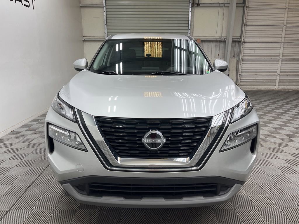 Used 2023 Nissan Rogue SV FWD image 9