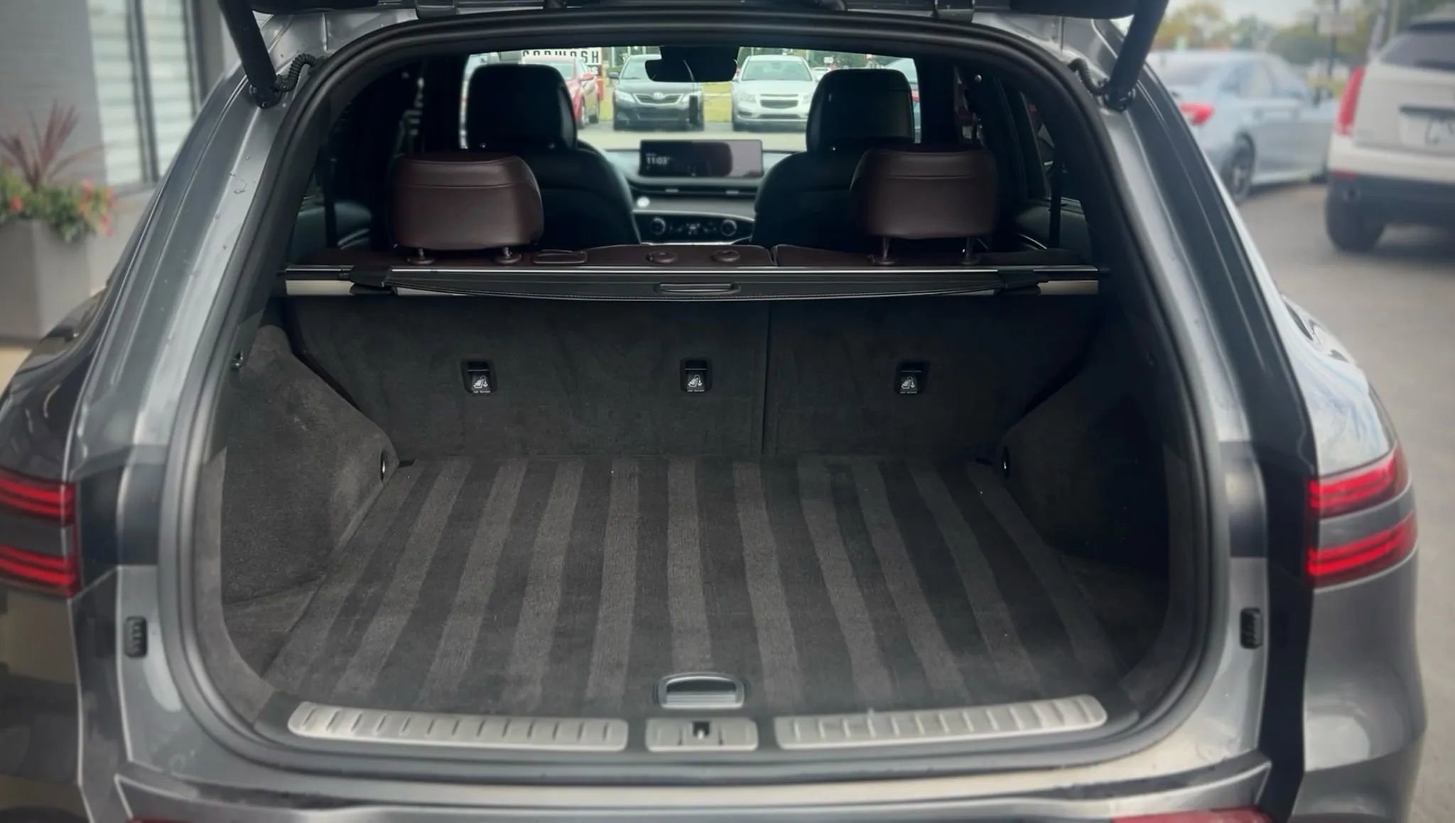 Used 2022 Genesis GV70 2.5T w/ Advanced Package image 5