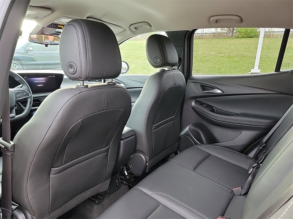 Used 2024 Buick Encore GX Sport Touring image 12