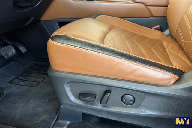 Used 2023 Nissan Pathfinder Platinum image 13