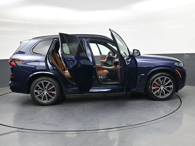 Used 2026 BMW X5 xDrive40i w/ M Sport Package image 36