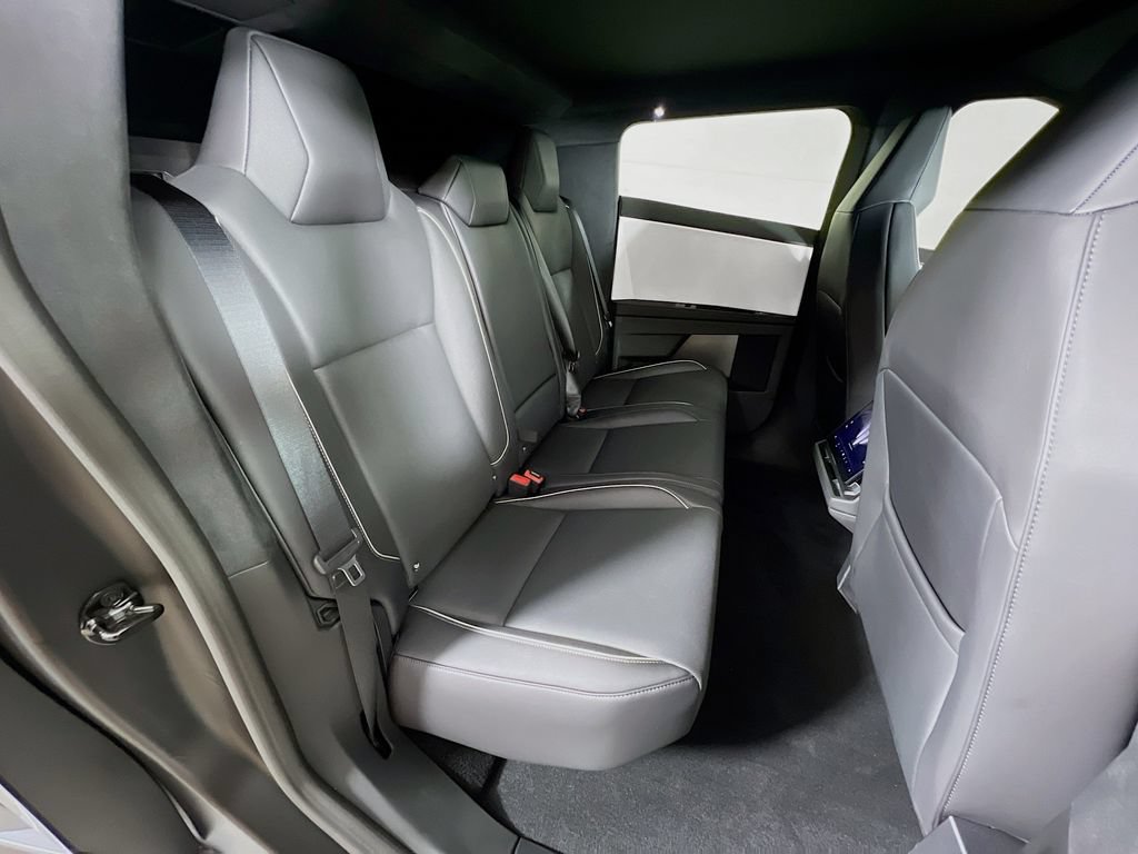 Used 2024 Tesla Cybertruck AWD Crew Cab image 27