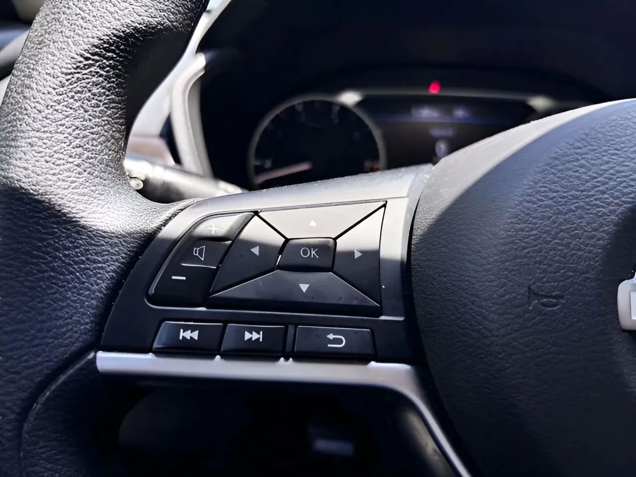 Used 2023 Nissan Altima 2.5 SV image 44