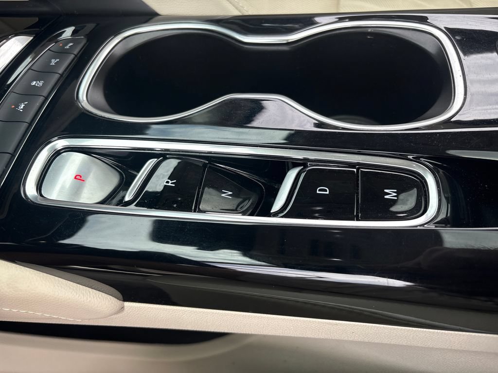 Used 2023 Buick Envision Avenir FWD image 23