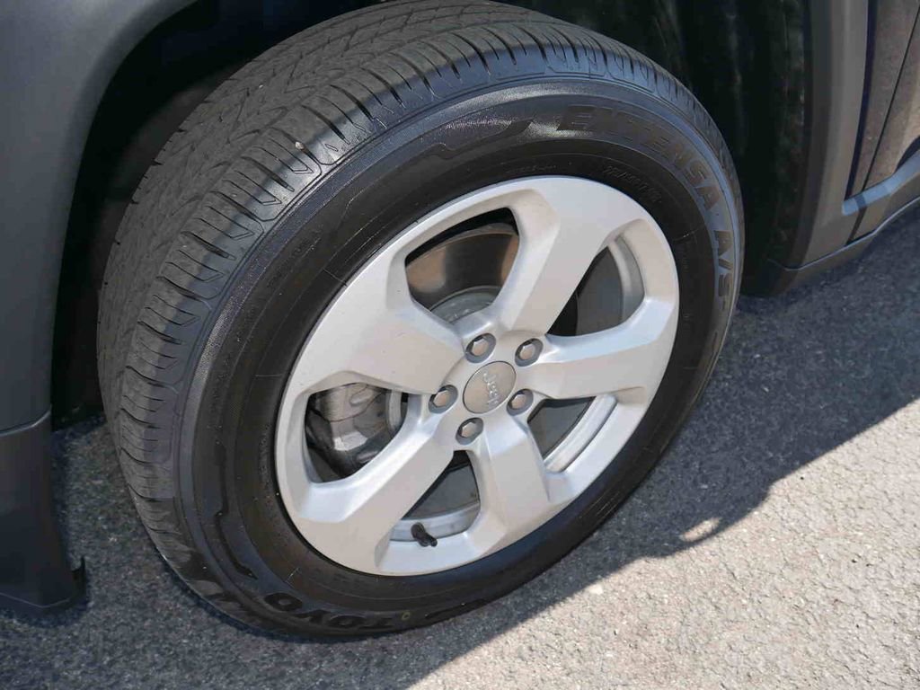 Used 2019 Jeep Compass Latitude w/ Popular Equipment Group image 14