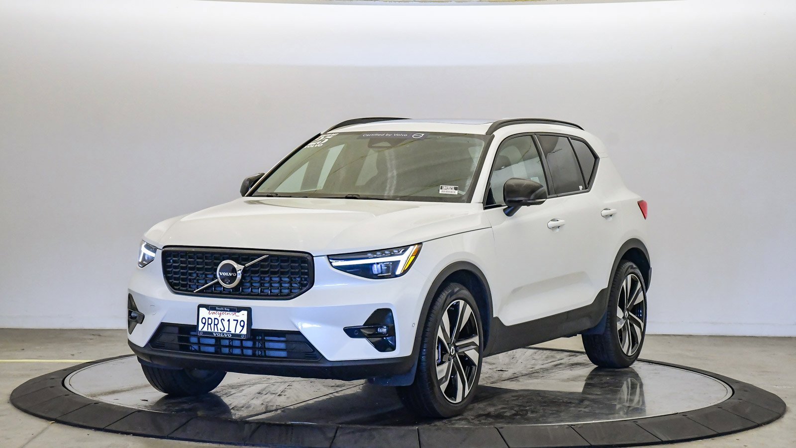 Certified 2025 Volvo XC40 B5 Plus w/ Climate Package image 1