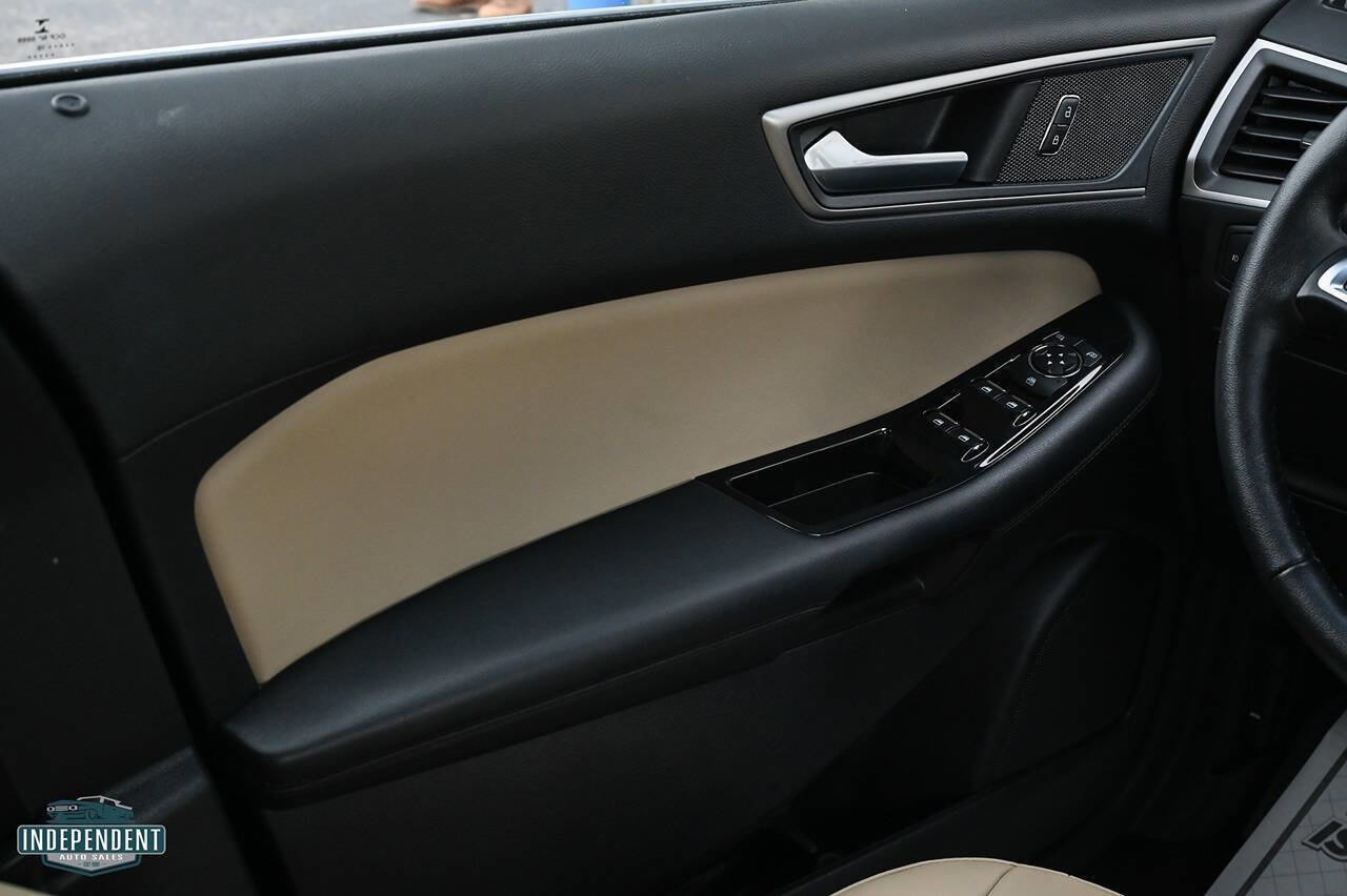 Used 2019 Ford Edge SEL w/ Equipment Group 201A image 9