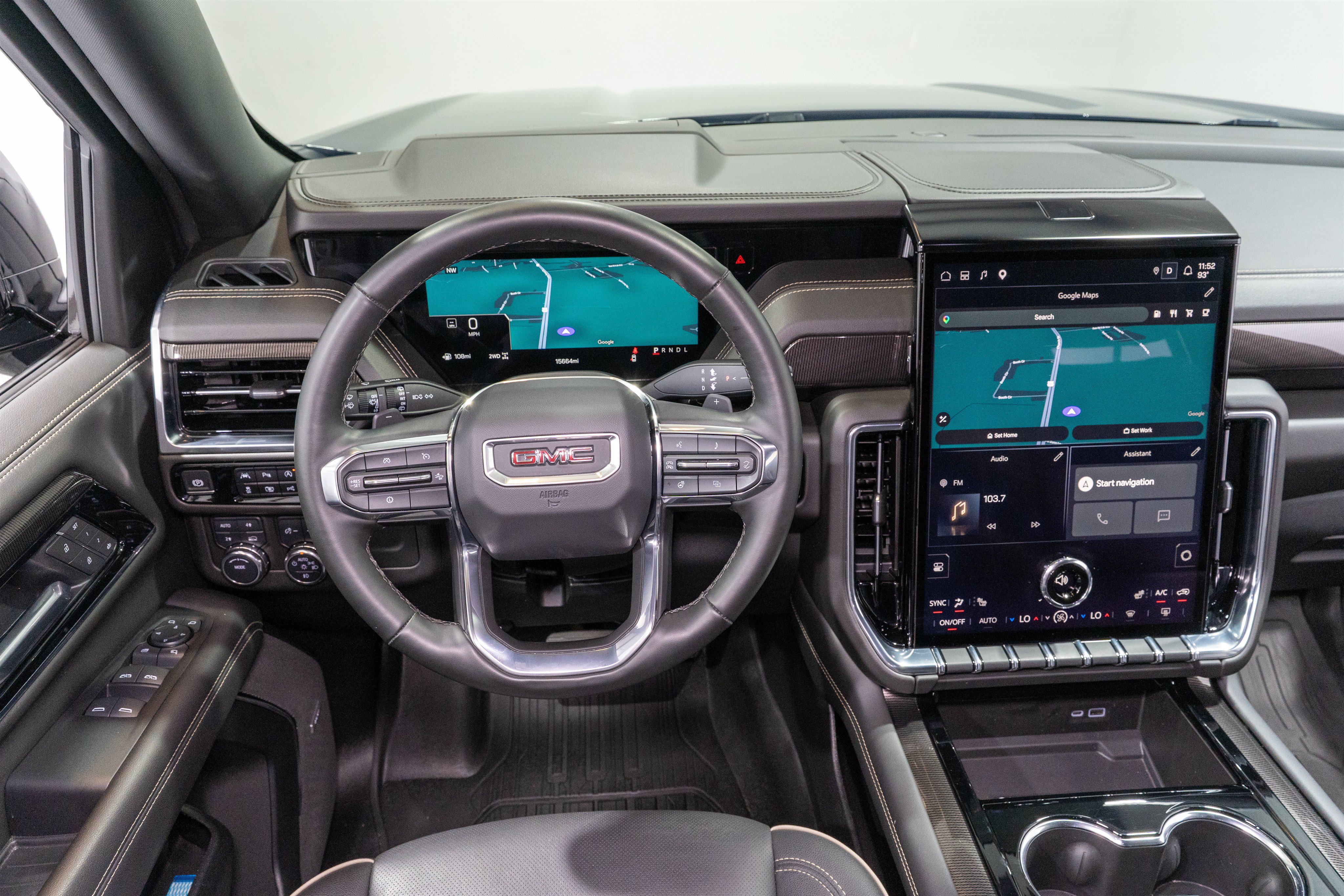 Used 2025 GMC Yukon Elevation AWD/4WD image 11