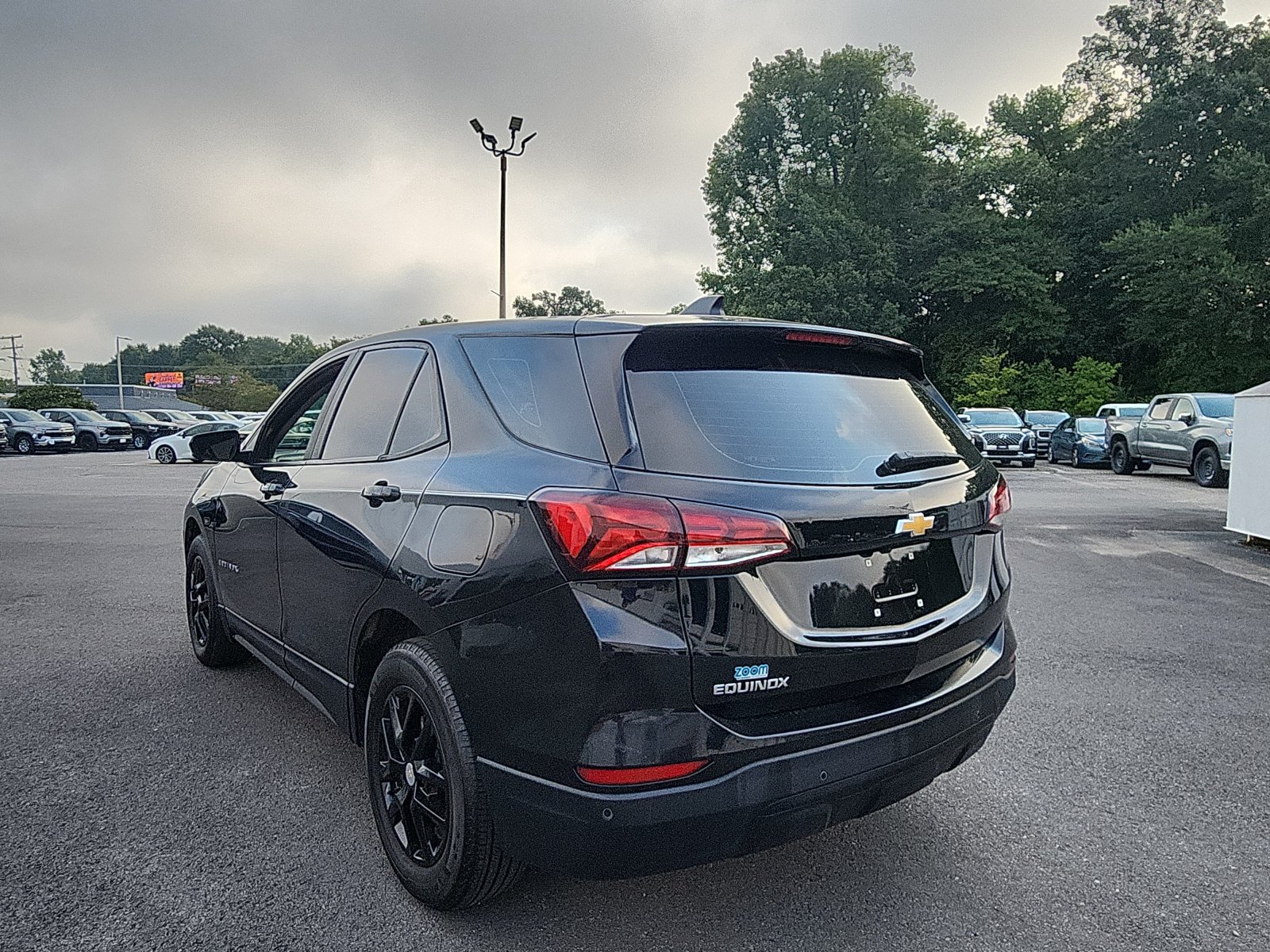 Used 2024 Chevrolet Equinox LS w/ Driver Confidence II Package FWD image 3