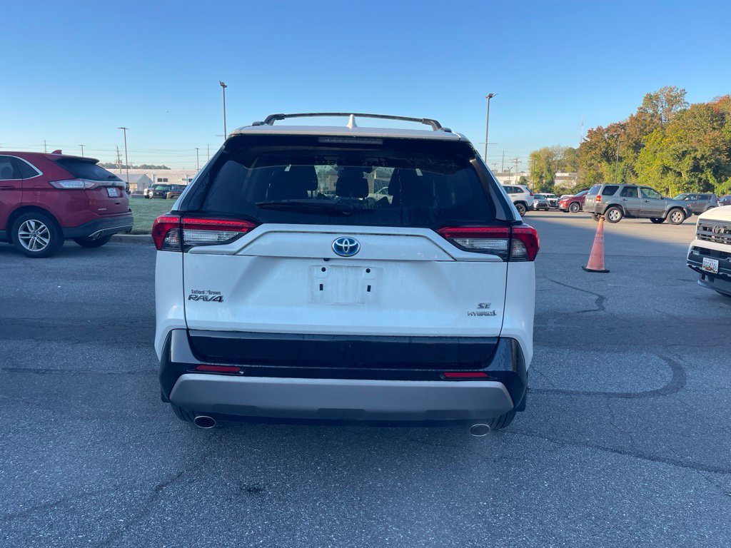 Used 2023 Toyota RAV4 SE w/ Convenience Package AWD/4WD image 4