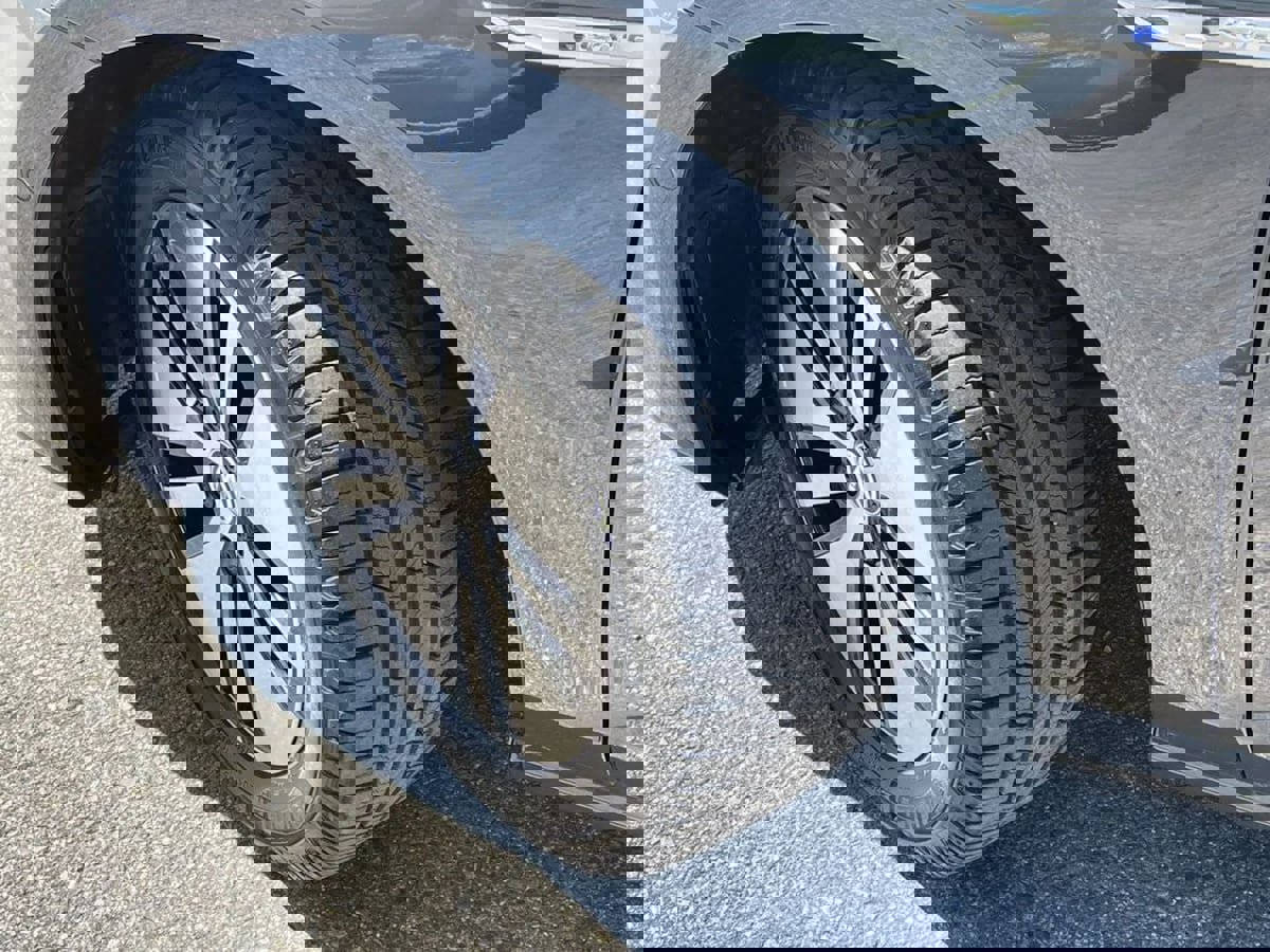 Used 2019 Volkswagen e-Golf SEL Premium image 36