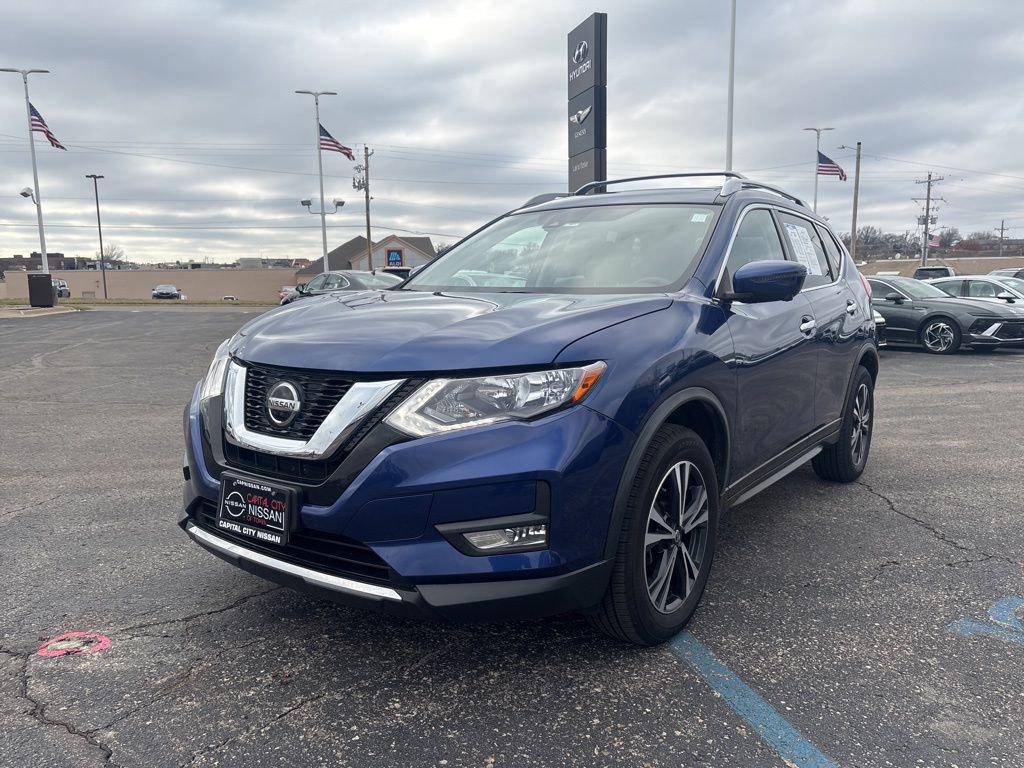 Used 2019 Nissan Rogue SV w/ Premium Package image 1